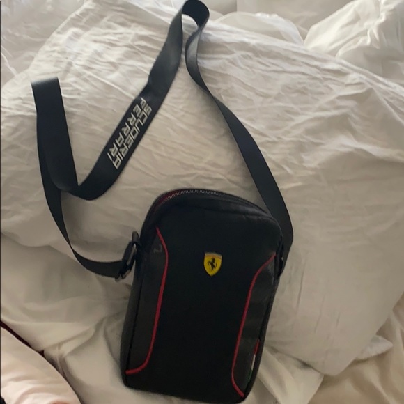 Bag Ferrari - Picture 1 of 3